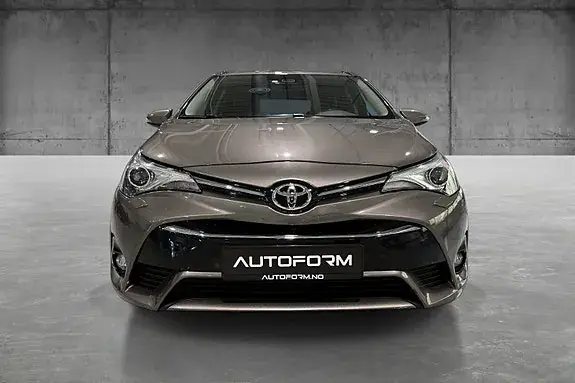 Toyota Avensis 2016 photo 2