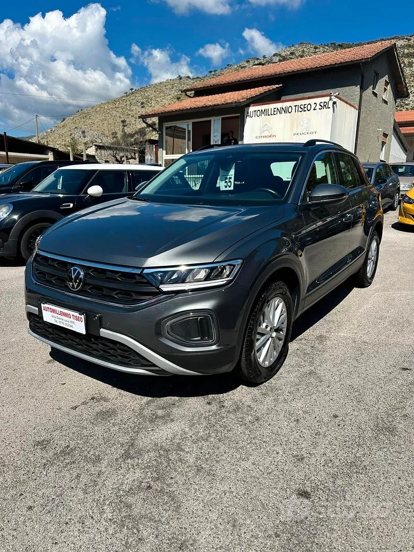 Volkswagen T-Roc 2023 photo 3