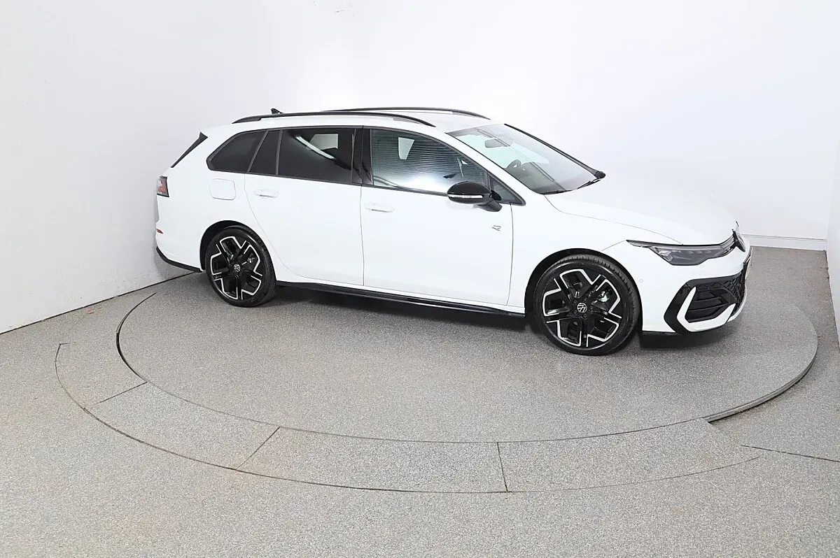 Volkswagen Golf 2026 photo 3