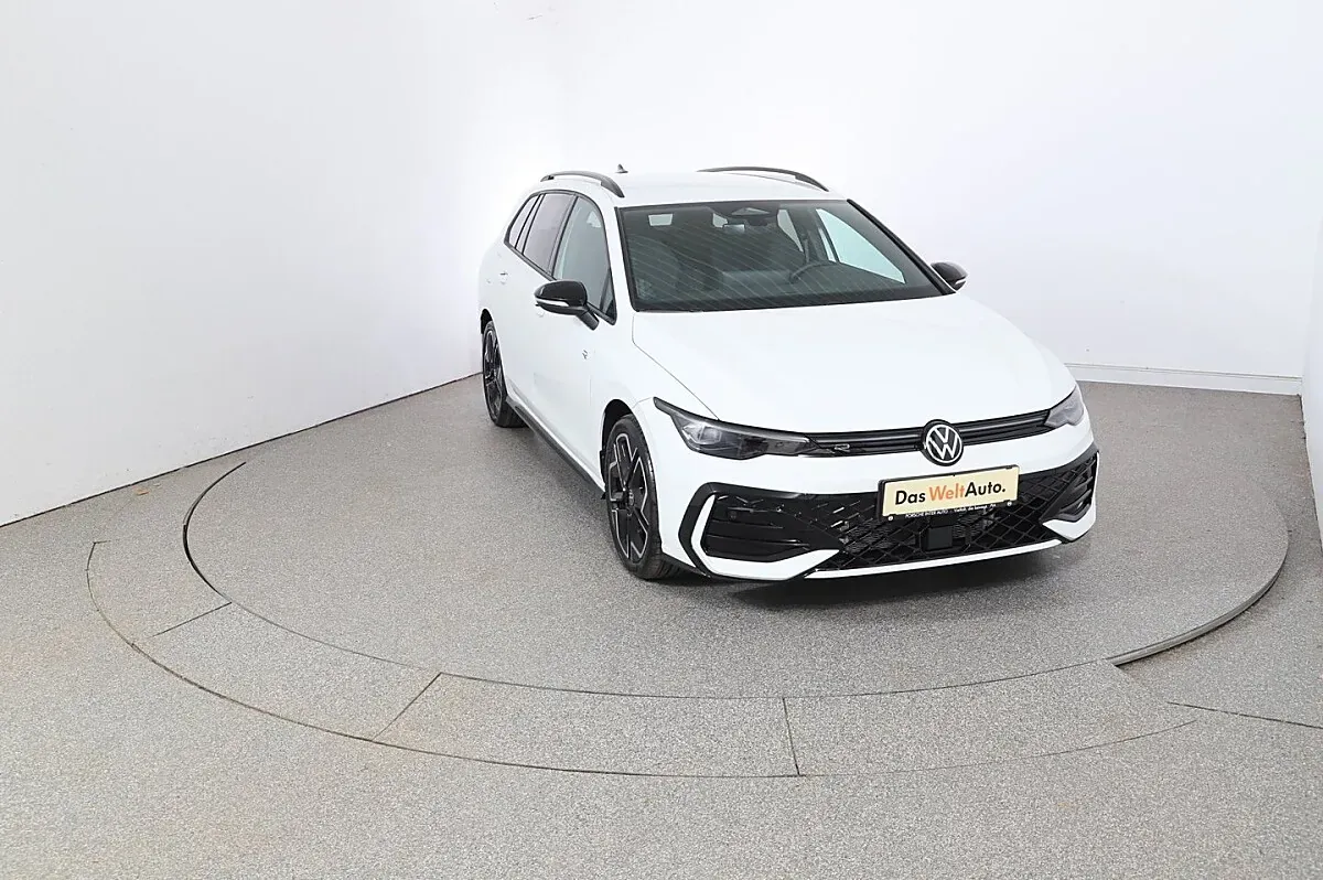 Volkswagen Golf 2026 photo 2
