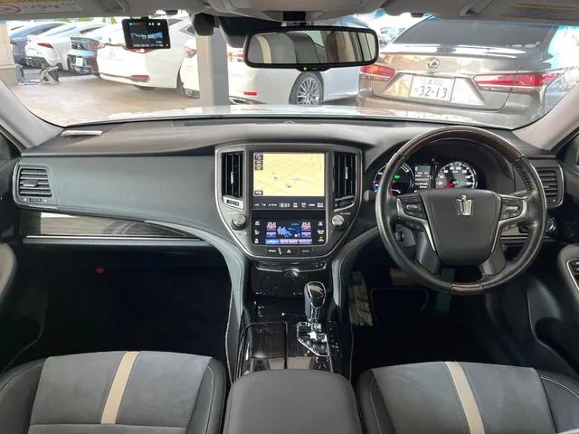 Toyota Crown Athlete Hybrid 2017 photo 2