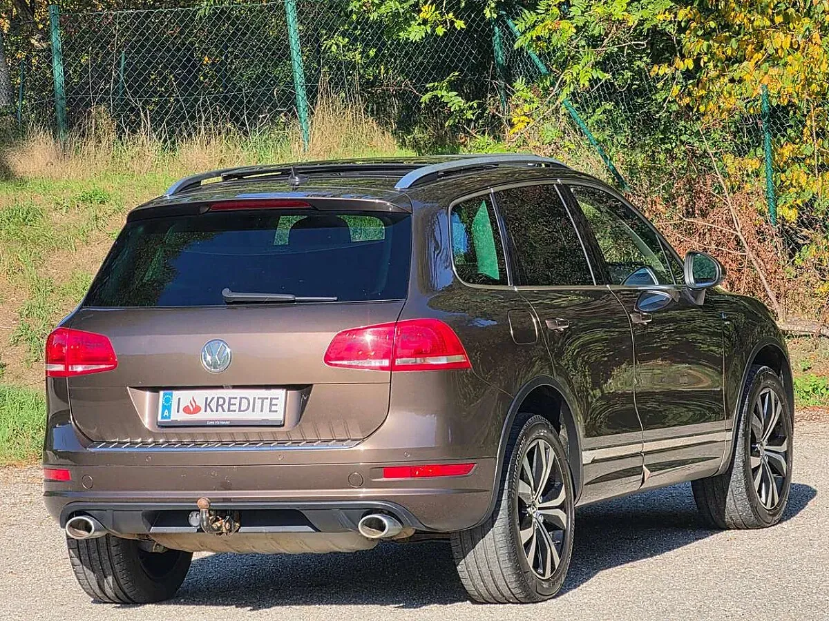 Volkswagen Touareg 2012 photo 2