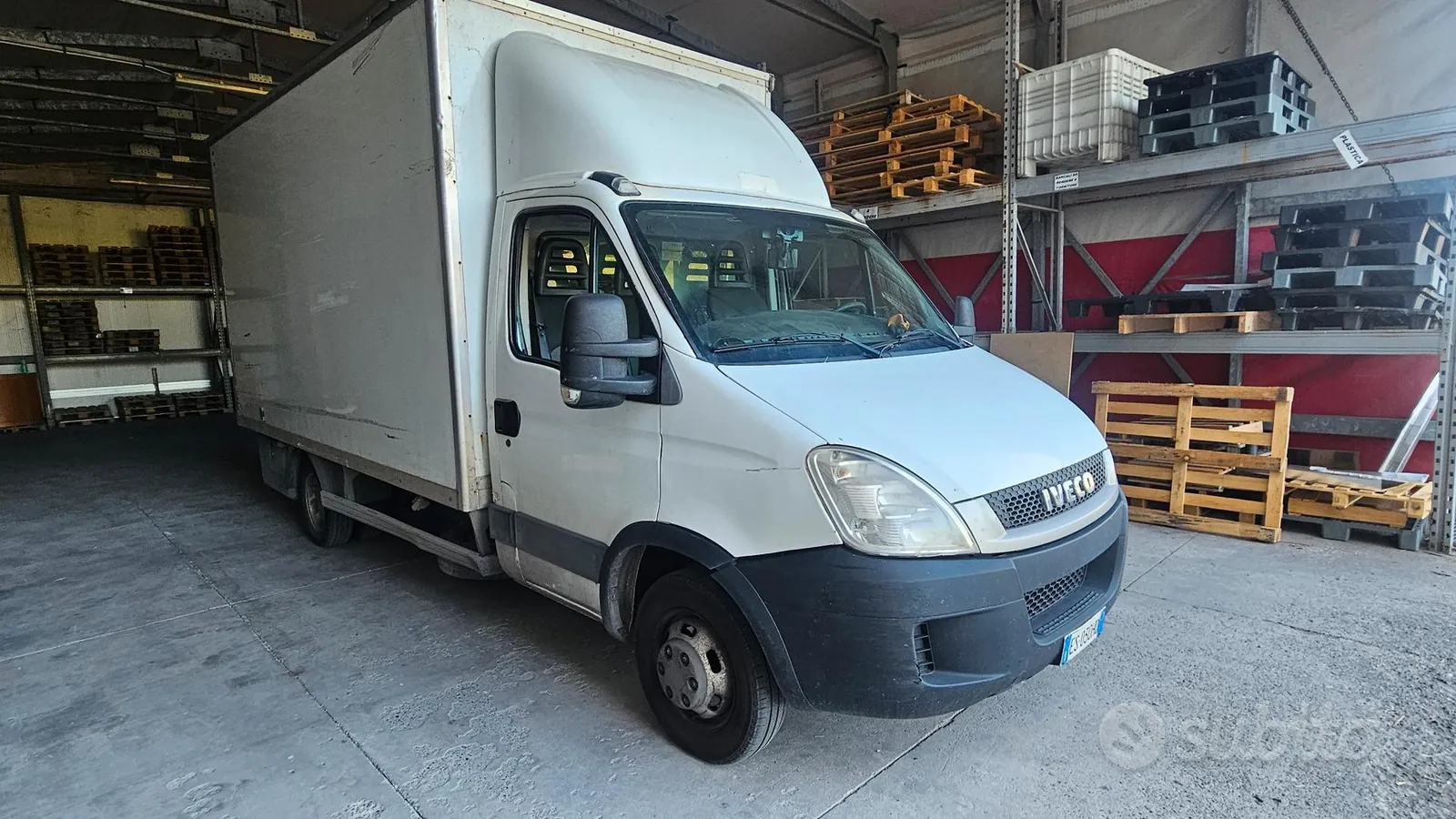 Iveco Daily 2013 photo 2