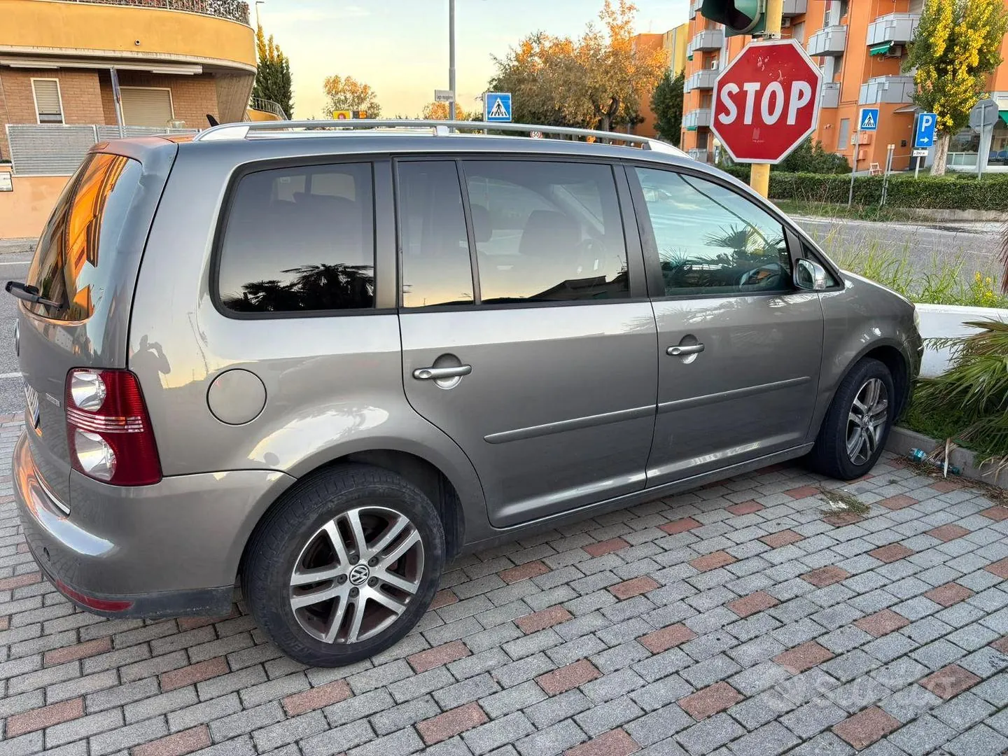 Volkswagen Touran 2008 photo 3
