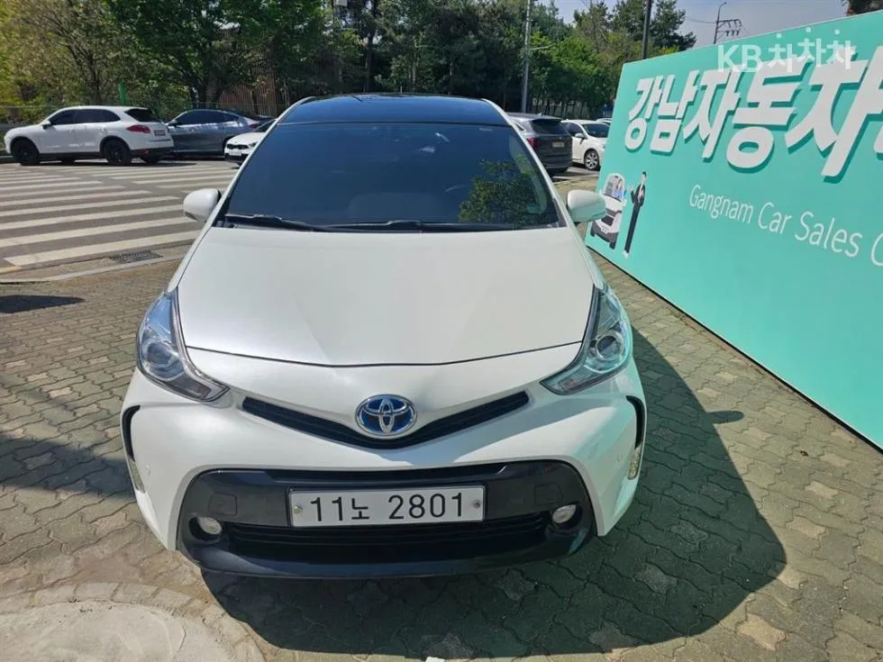Toyota Prius V