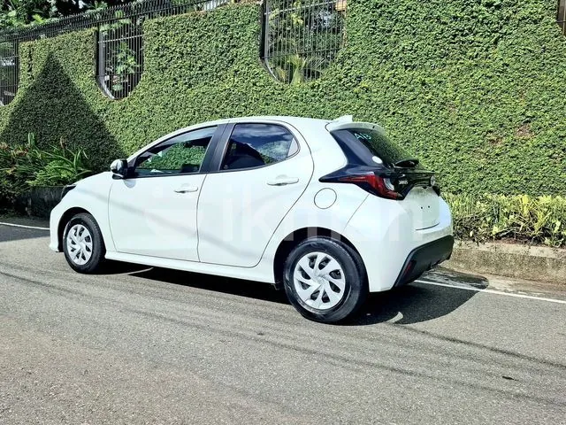 Toyota Yaris 2024 photo 2