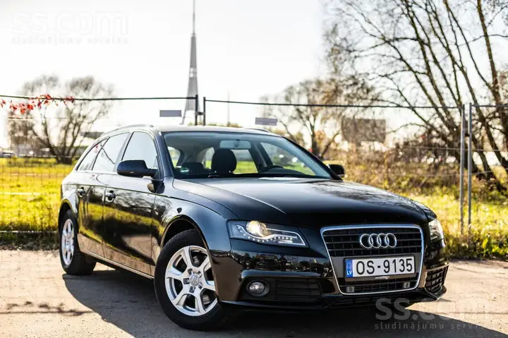 Audi A4 2010 photo 2