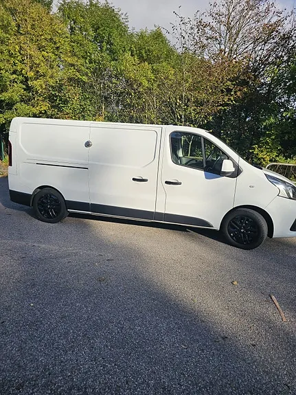 Nissan Nv300 2019 photo 3