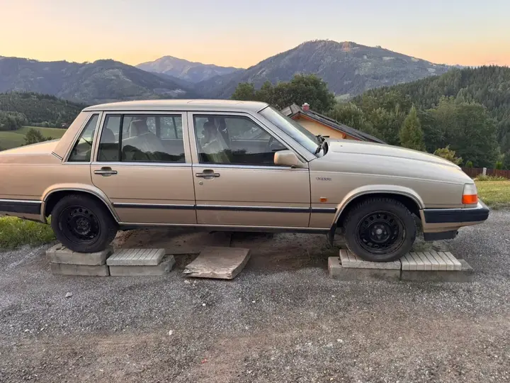 Volvo Serie 700 1986 photo 2