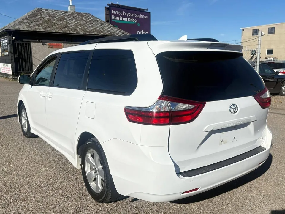 Toyota Sienna 2019 photo 5