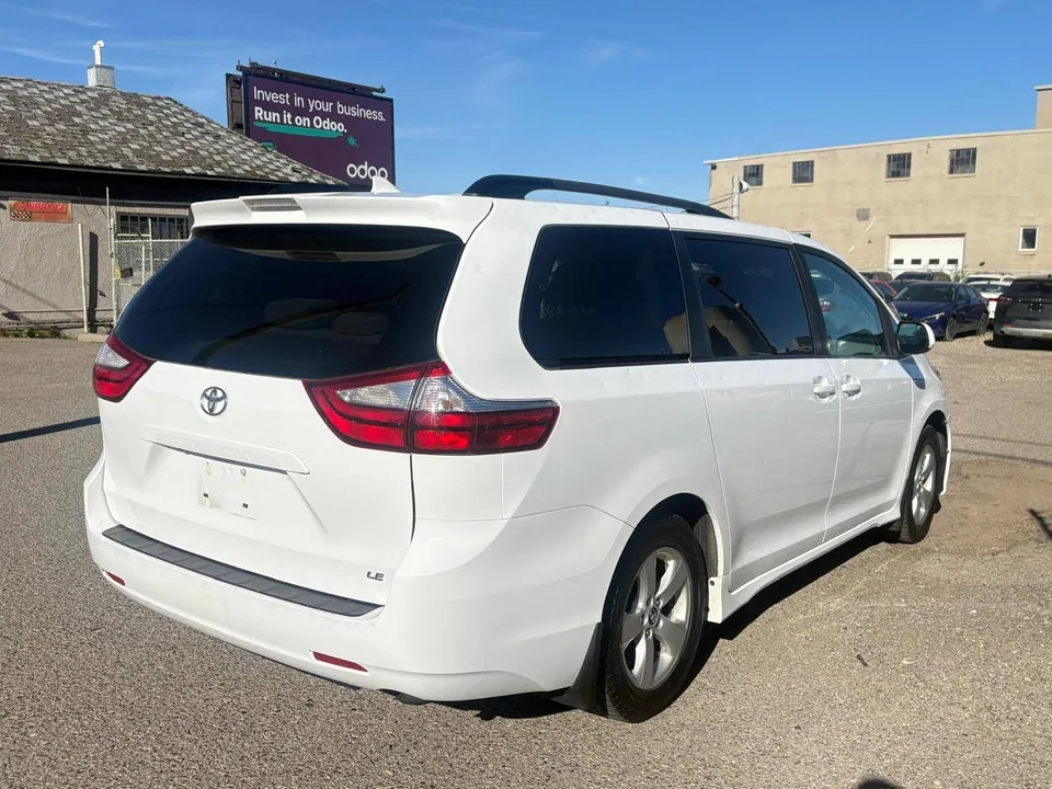 Toyota Sienna 2019 photo 3
