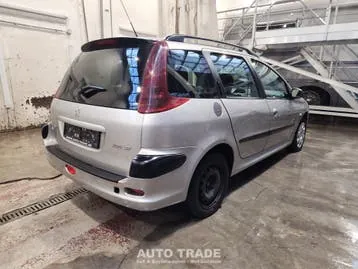 Peugeot 206 2008 photo 2