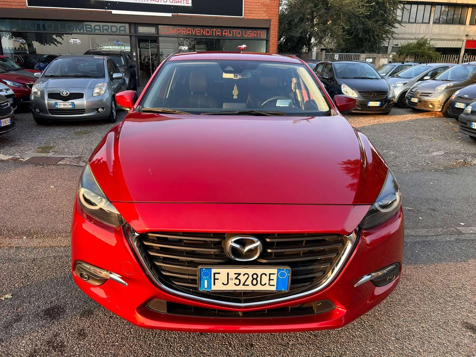 Mazda 3 2017 photo 2