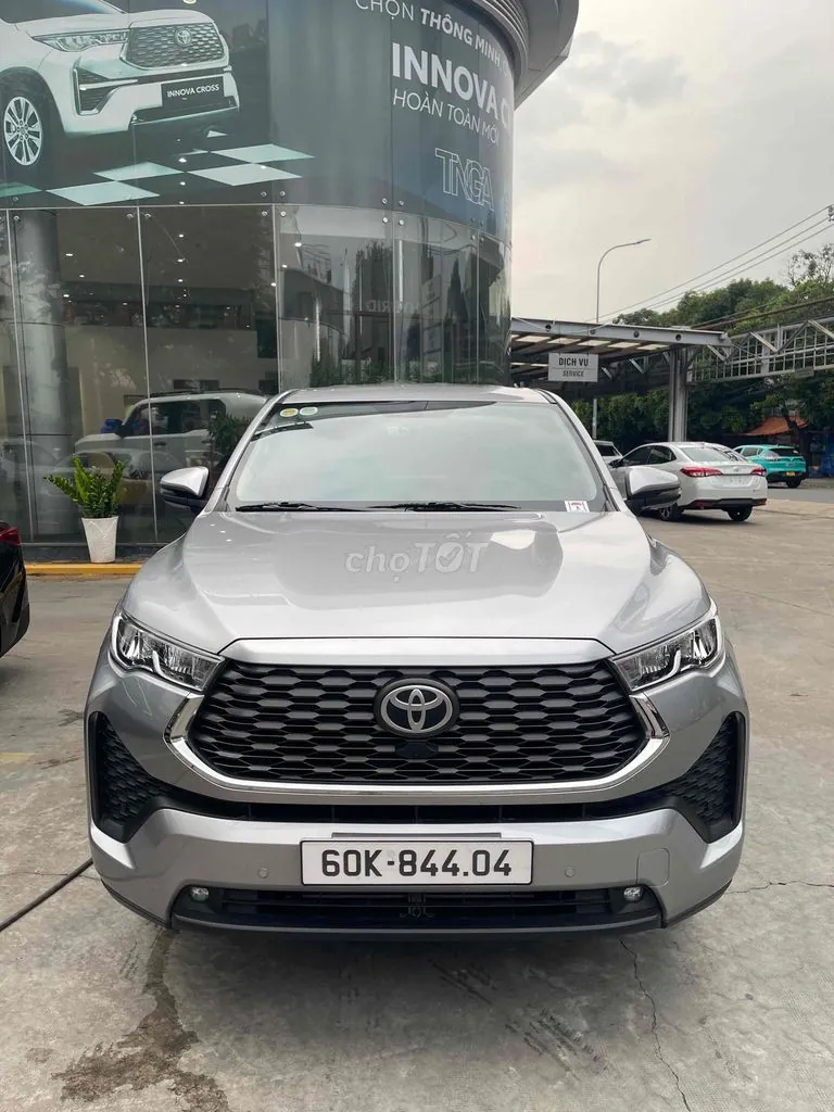 Toyota Innova Cross