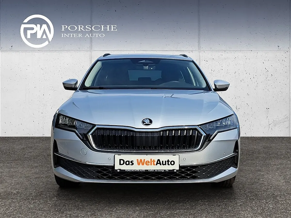 Skoda Octavia 2025 photo 2