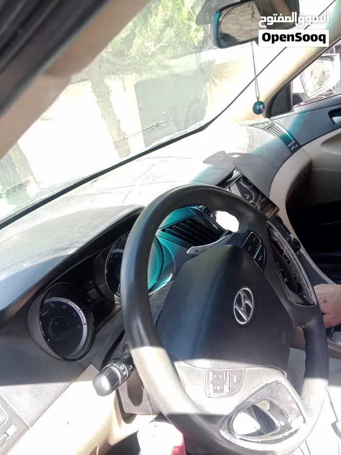 Hyundai Sonata 2012 photo 2