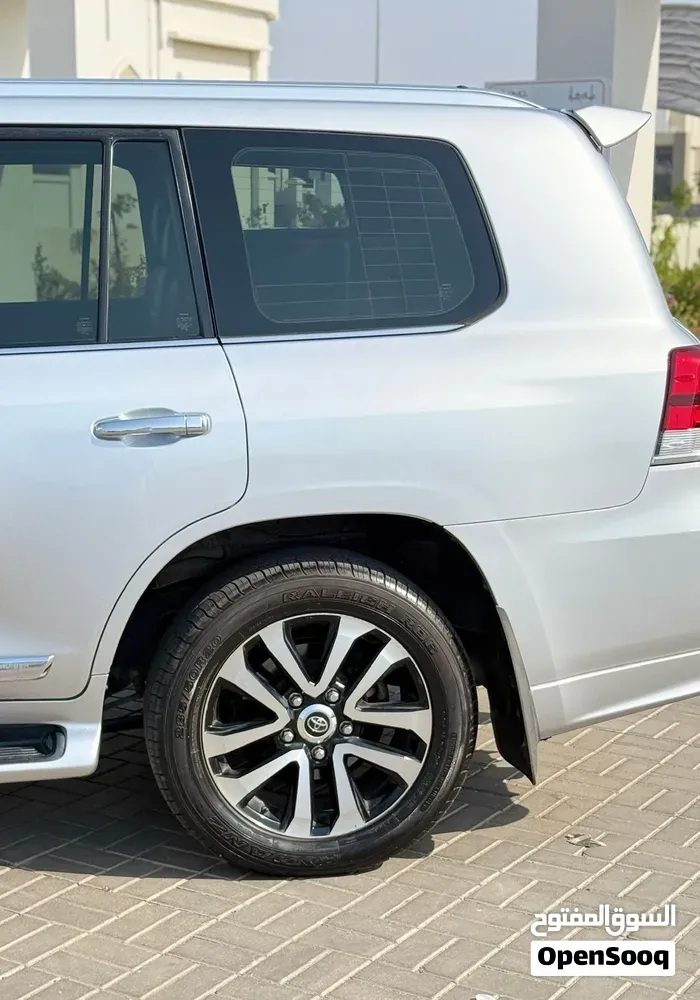 Toyota Land Cruiser 2019 photo 4