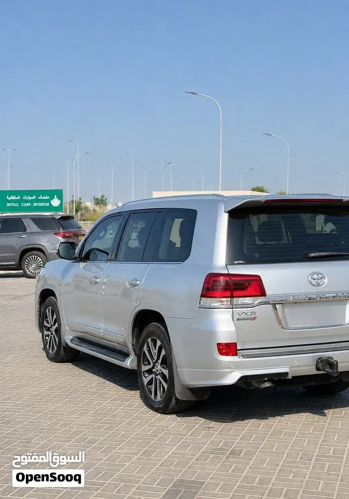 Toyota Land Cruiser 2019 photo 2