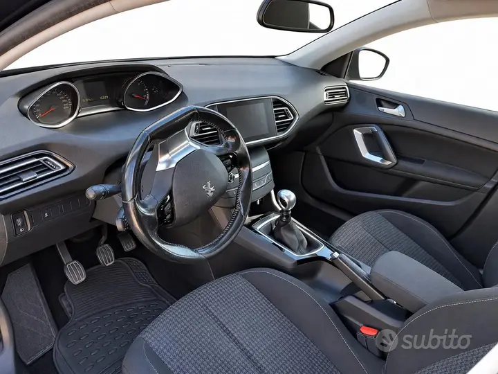 Peugeot 308 2018 photo 4