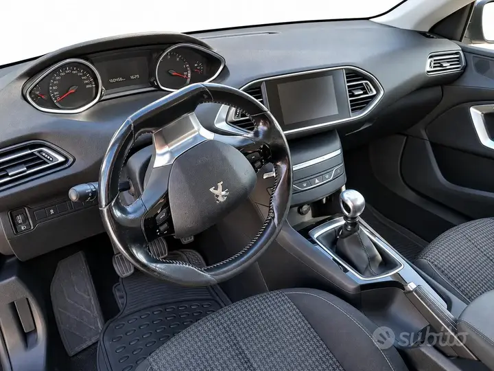 Peugeot 308 2018 photo 5