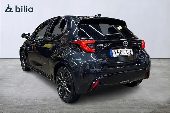 Toyota Yaris 2023 photo 2