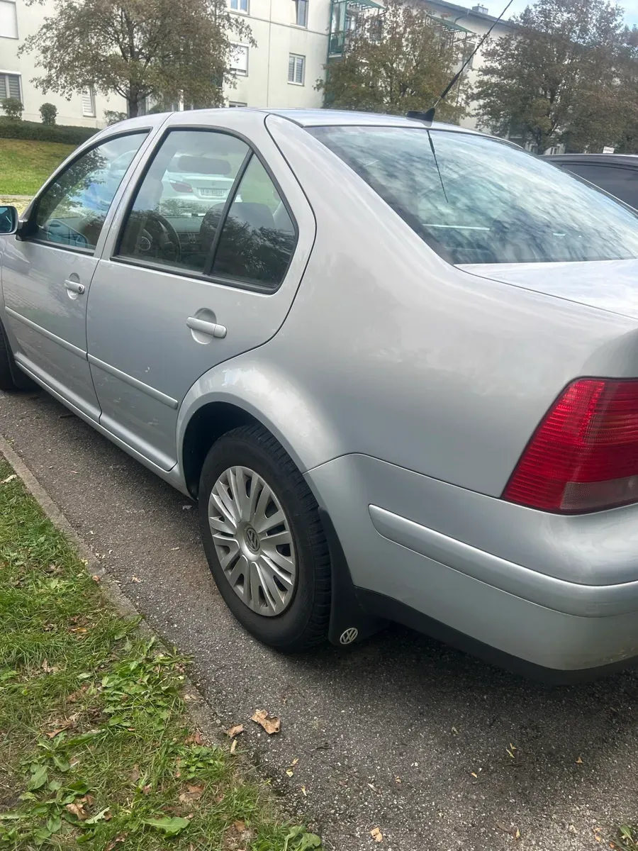 Volkswagen Bora 1999 photo 3
