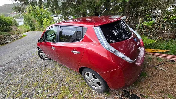 Nissan Leaf 2012 photo 4