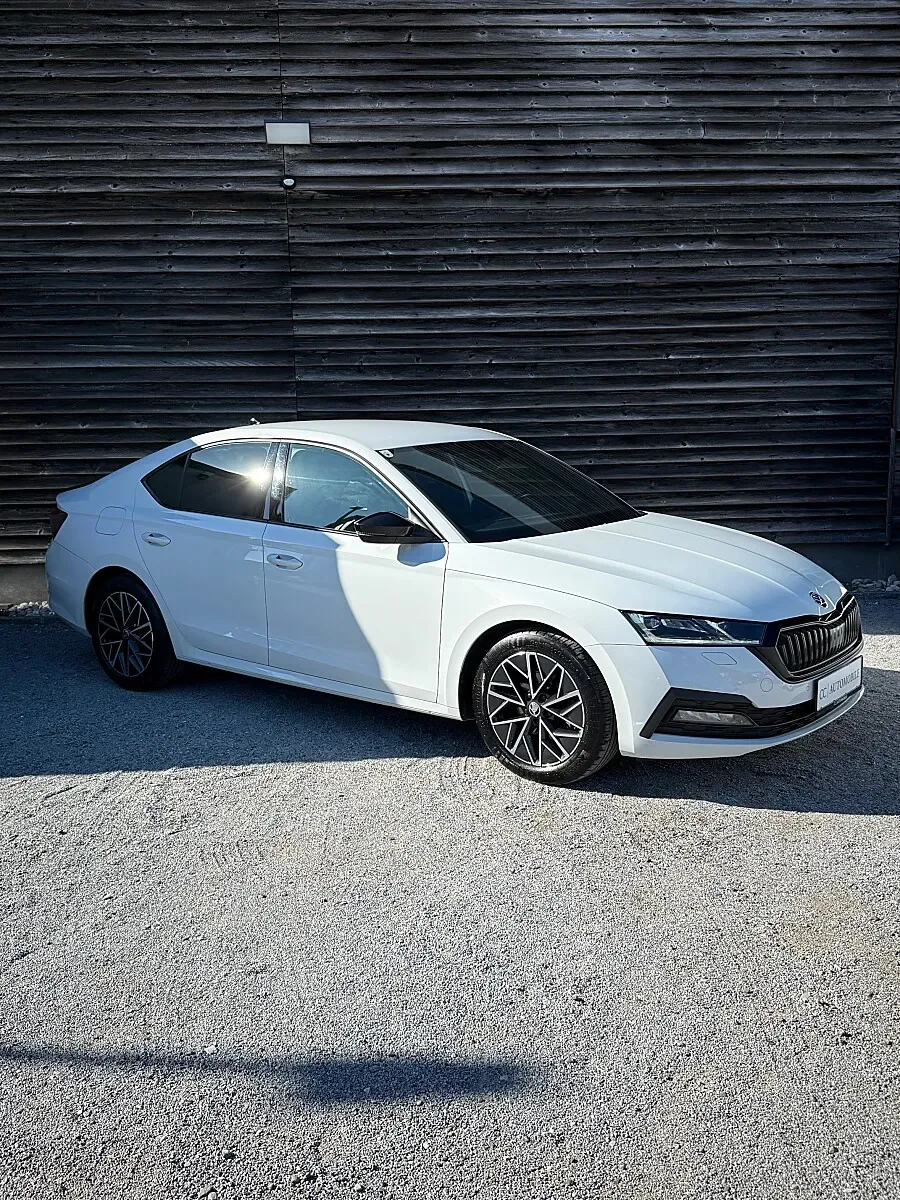 Skoda Octavia 2023 photo 2
