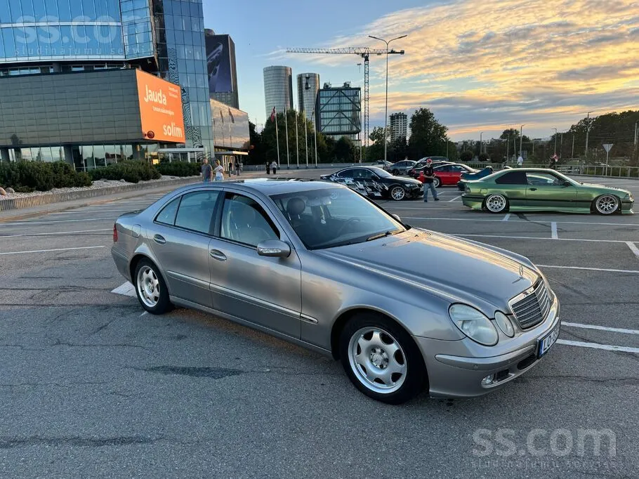Mercedes-Benz E270