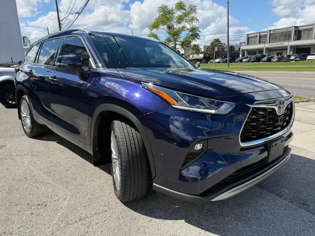 Toyota Highlander 2022 photo 3