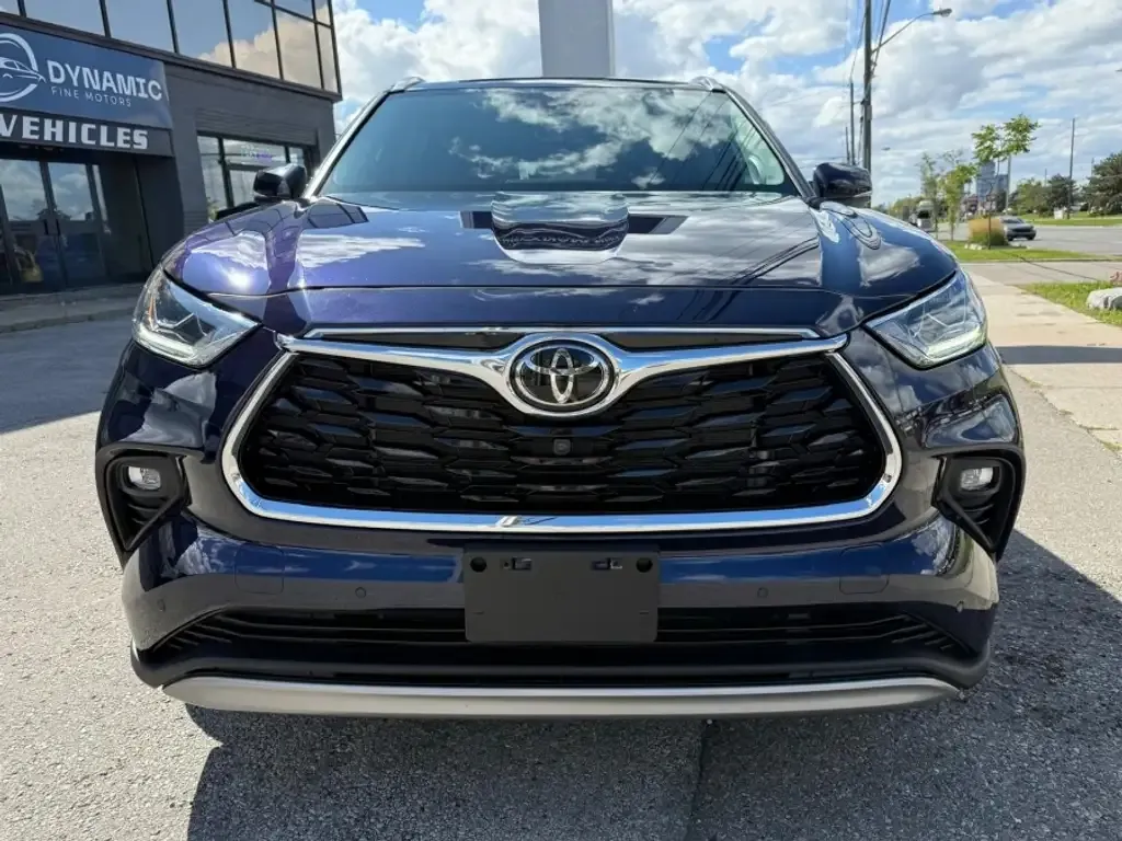 Toyota Highlander 2022 photo 2