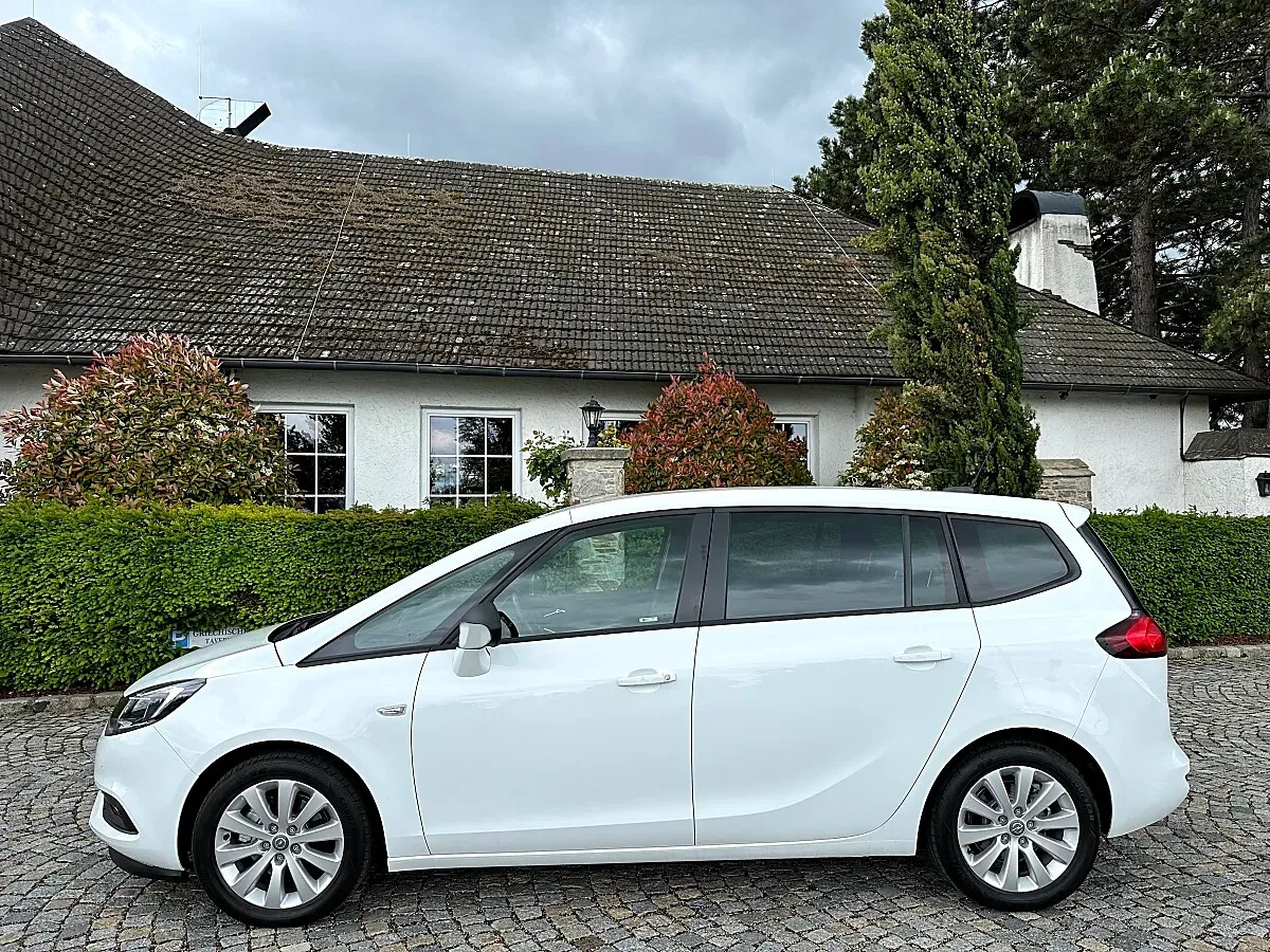 Opel Zafira Tourer 2018 photo 2