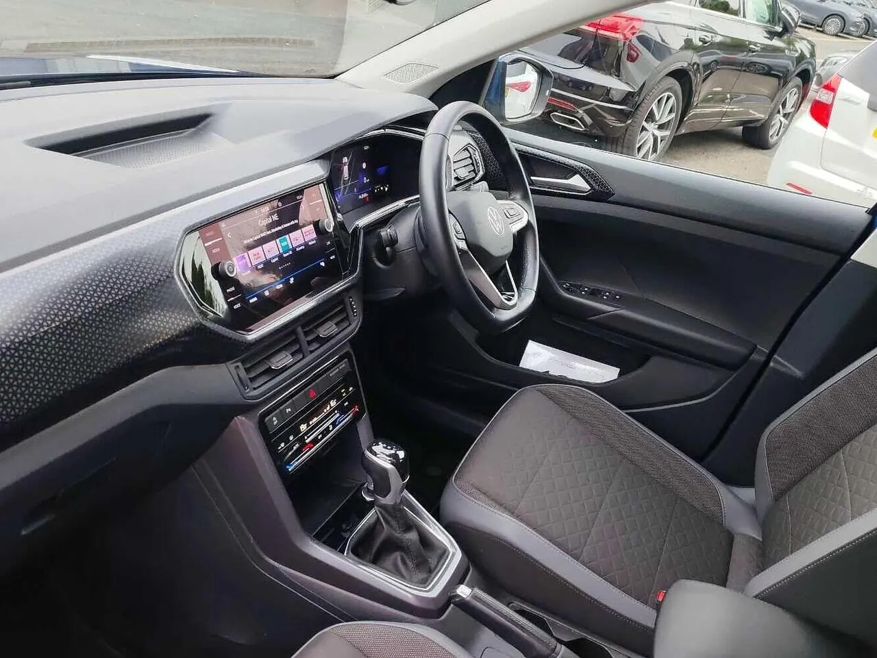 Volkswagen T-Cross 2023 photo 2