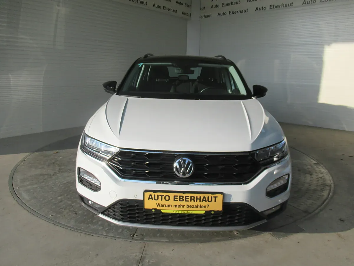 Volkswagen T-Roc 2020 photo 2