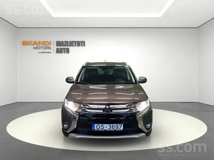 Mitsubishi Outlander 2016 photo 2
