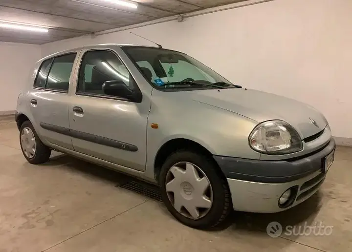 Renault Clio 1999 photo 2