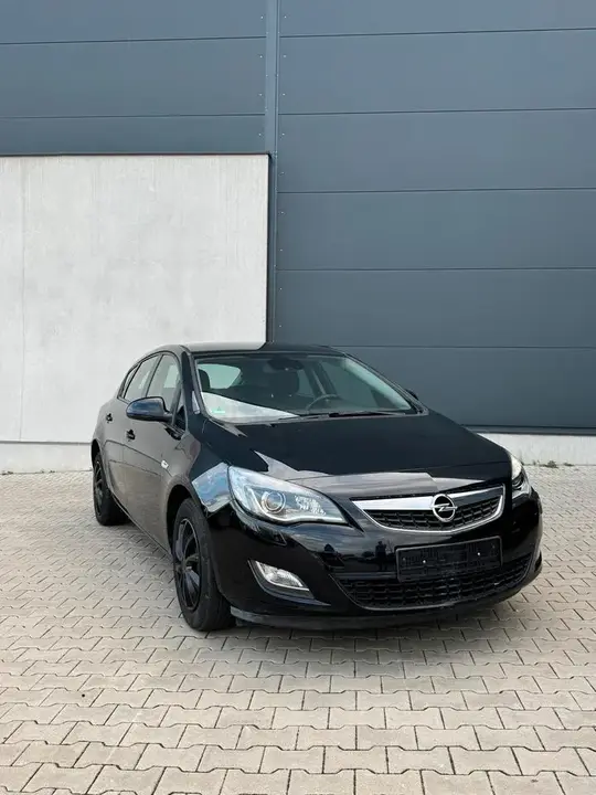 Opel Astra J