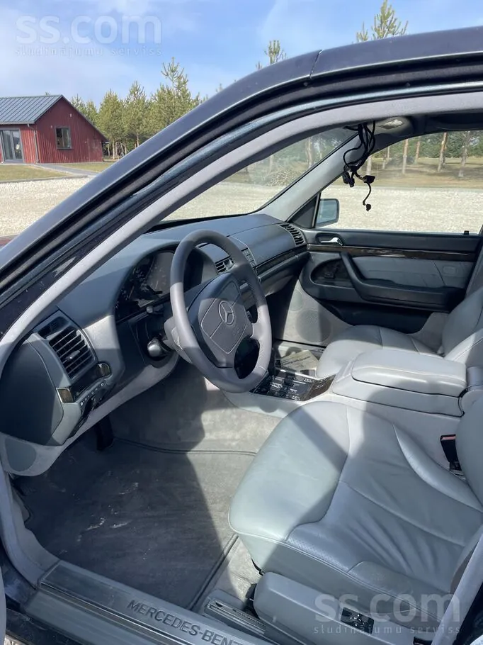 Mercedes-Benz S320 1999 photo 2