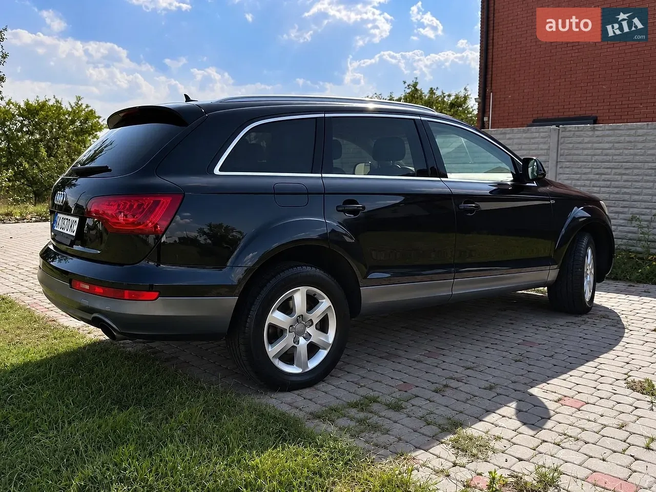 Audi Q7 2011 photo 2