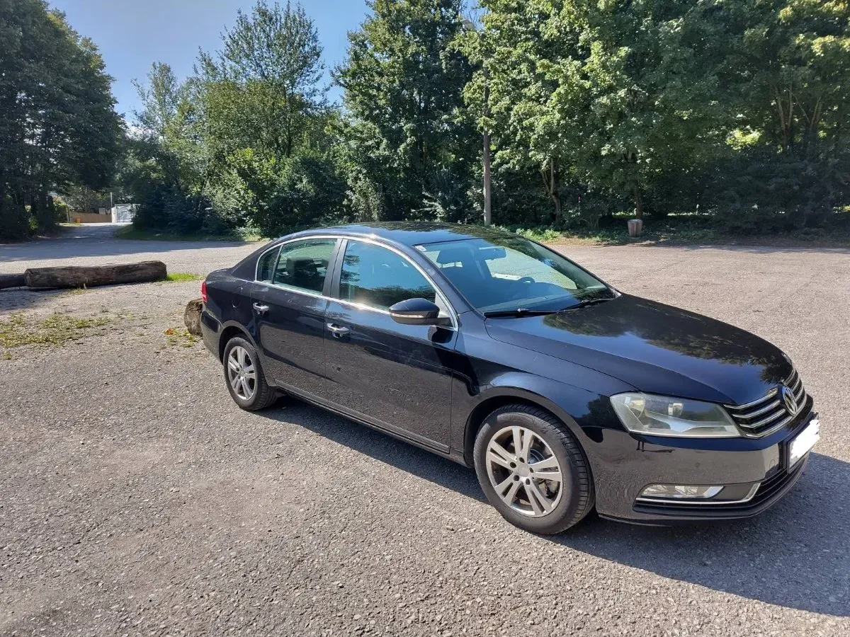 Volkswagen Passat 2011 photo 3