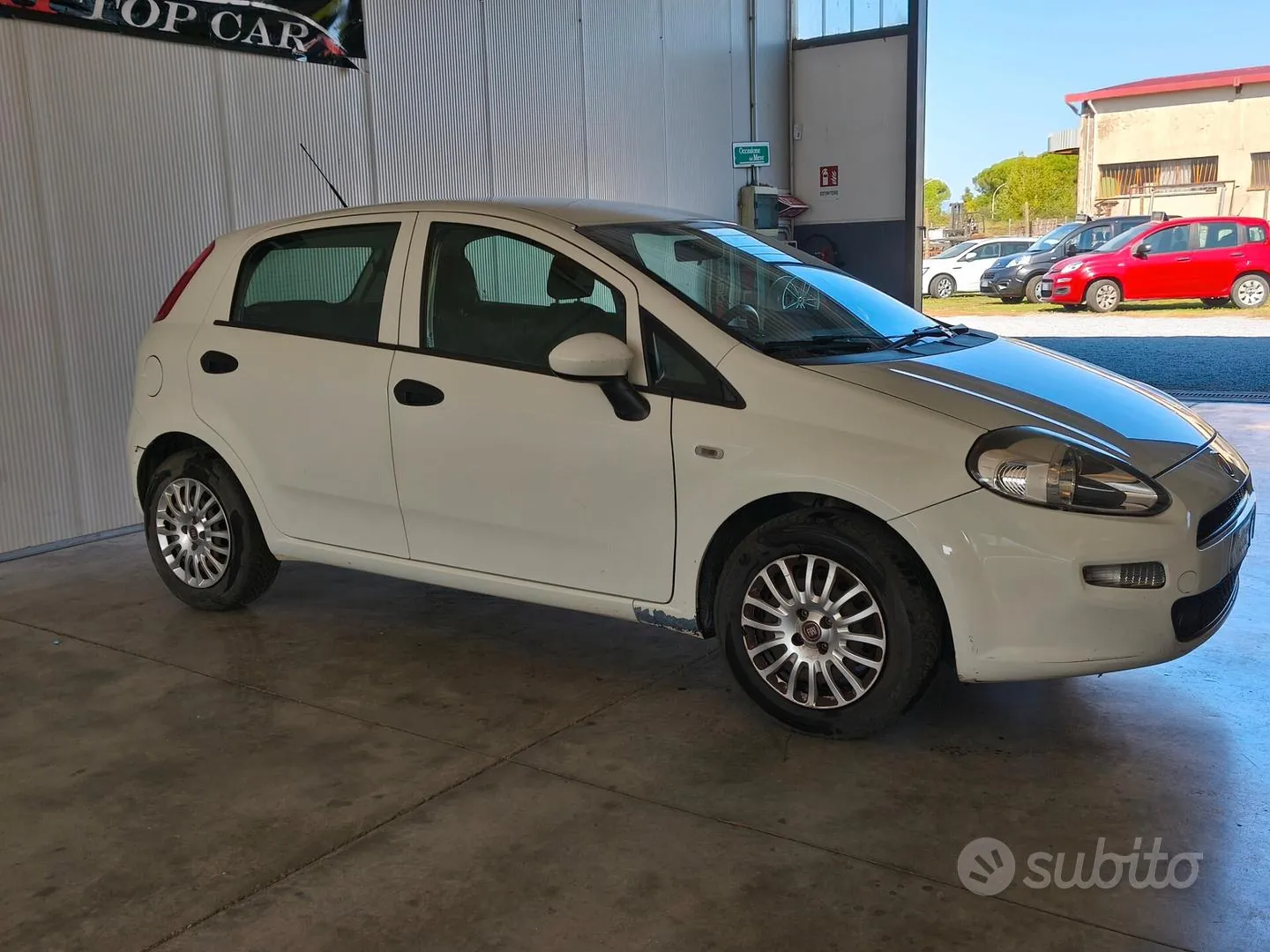 Fiat Grande Punto 2016 photo 2