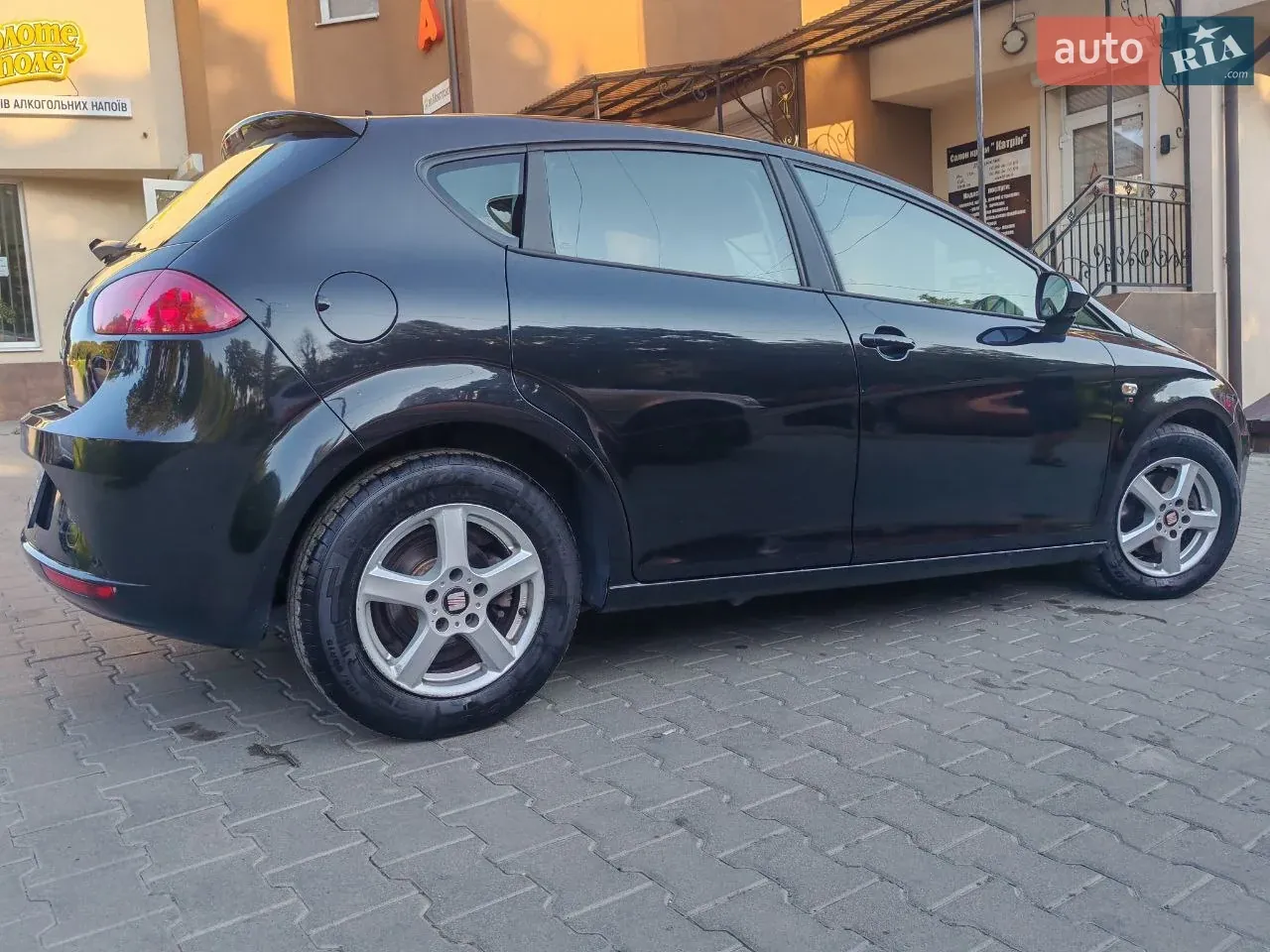 Seat Leon 2011 photo 3