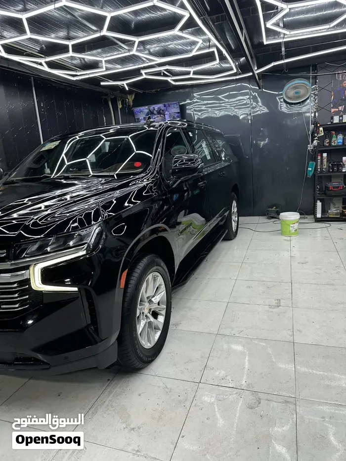 Chevrolet Suburban 2022 photo 2