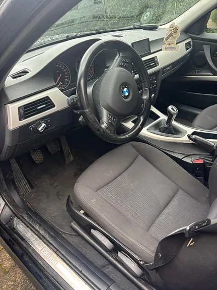BMW 316I 2010 photo 3