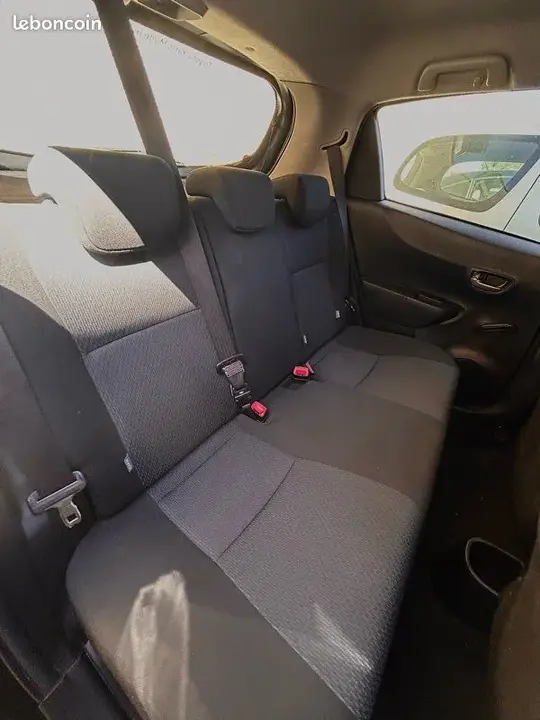 Toyota Yaris 2014 photo 3