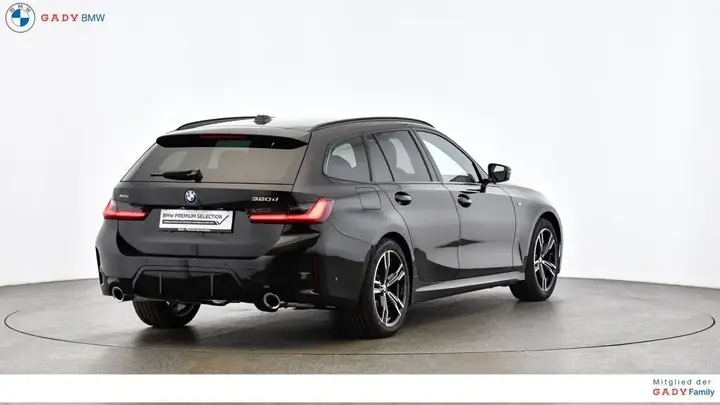 BMW 3 Series 2025 photo 2