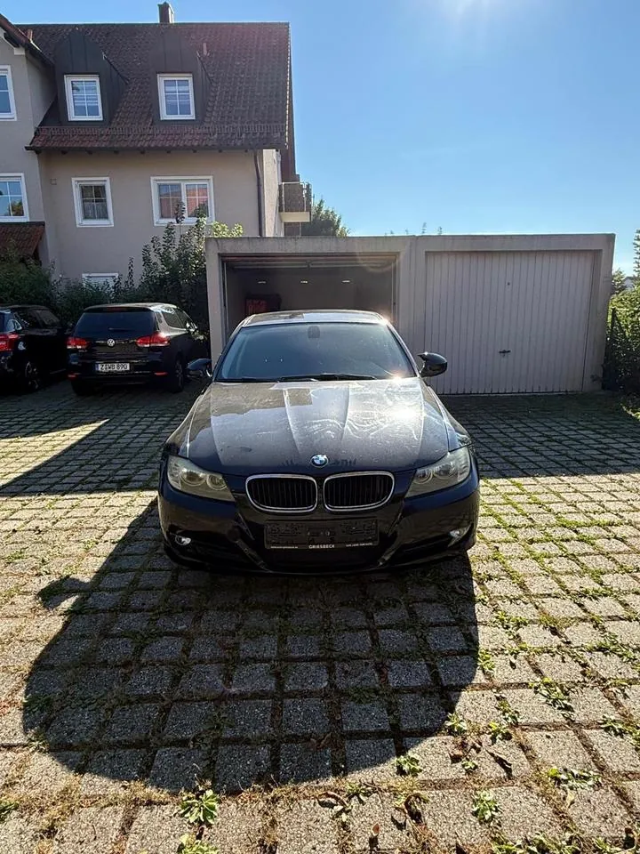BMW 318I E90