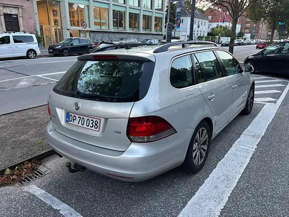 Volkswagen Golf Vi 2010 photo 2