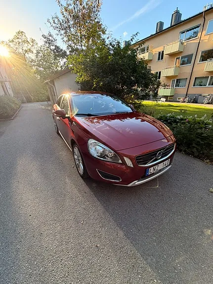 Volvo S60 2011 photo 2