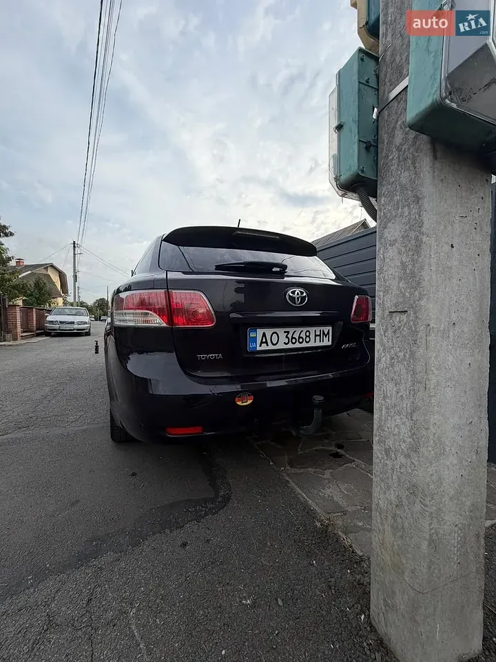 Toyota Avensis 2010 photo 4